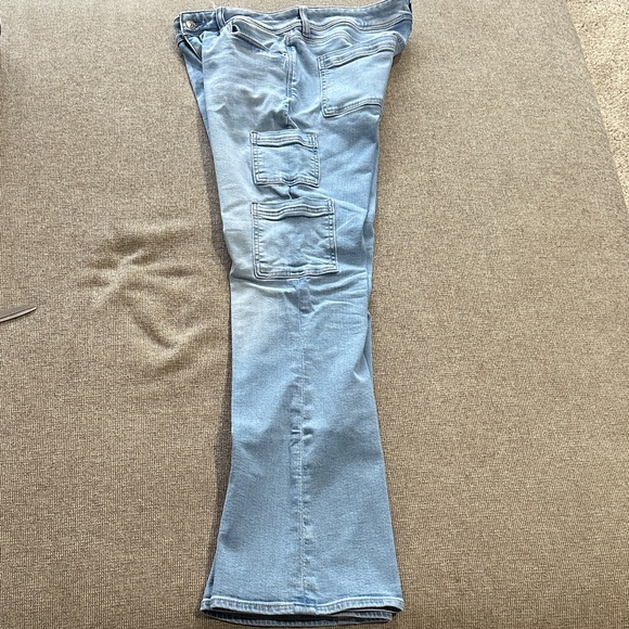 American Eagle Next Level Stretch Kick Boot Carpenter Pockets Light Wash Jeans - Picture 3 of 11